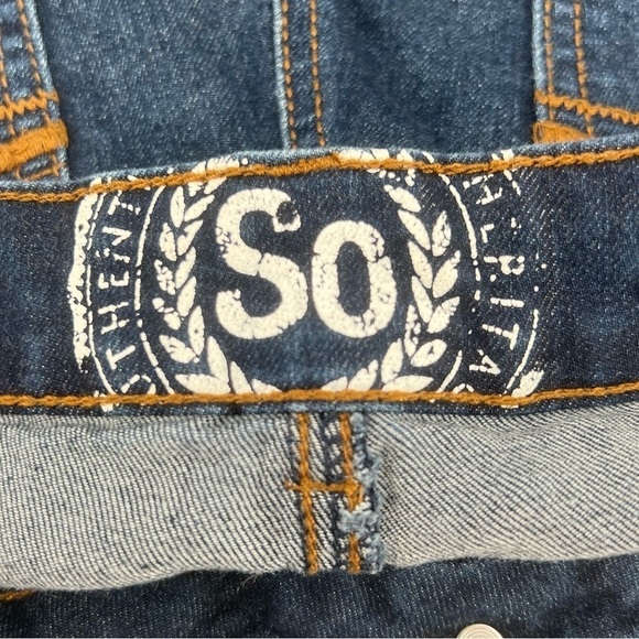 SO Cuffed Hem Jean Shorts Size 26 Women’s - Picture 2 of 5